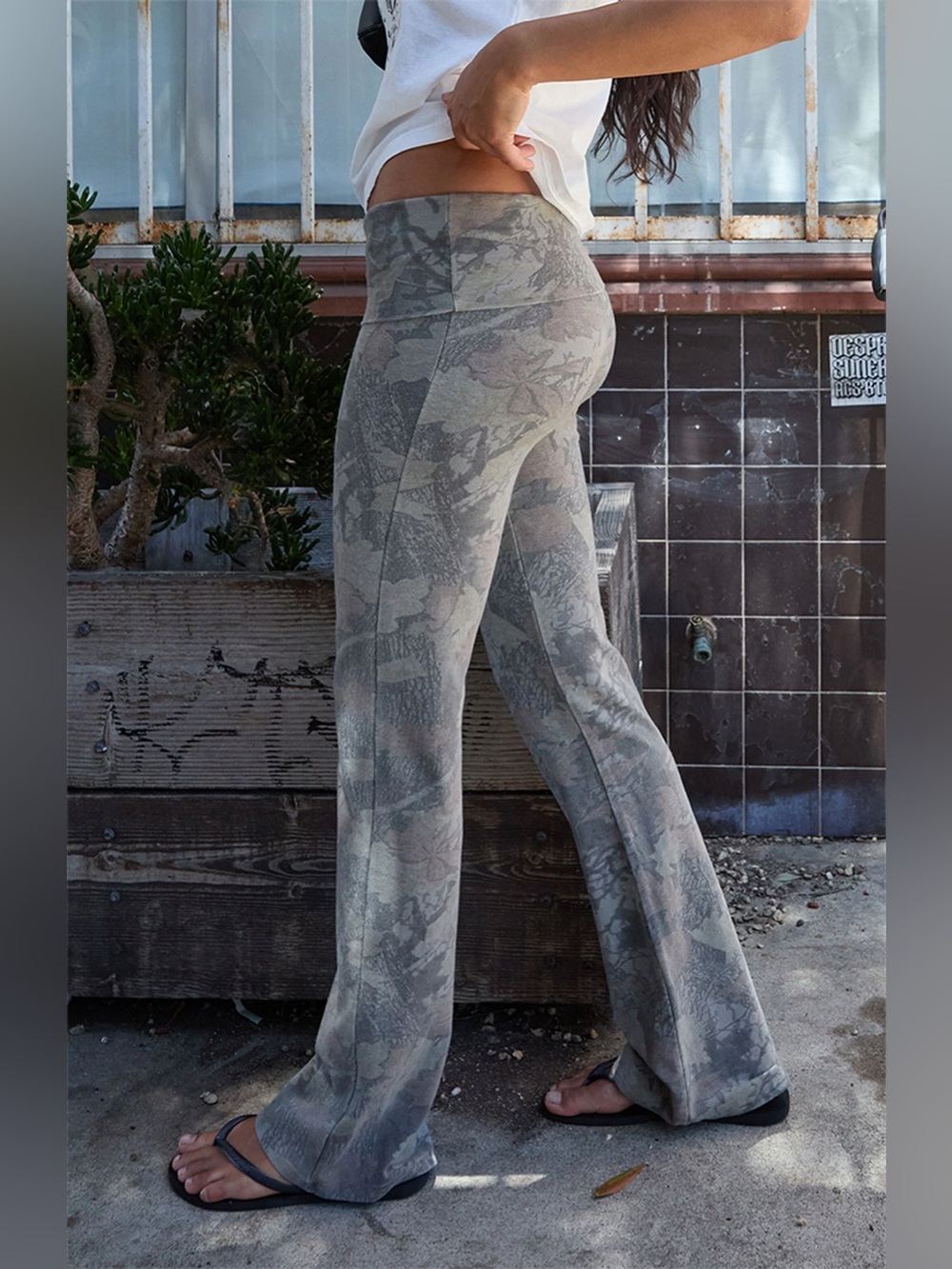 BRANDY MELVILLE Priscilla Camo Fold-Over Flare Yoga Pants Cotton Leggings Sz S-M